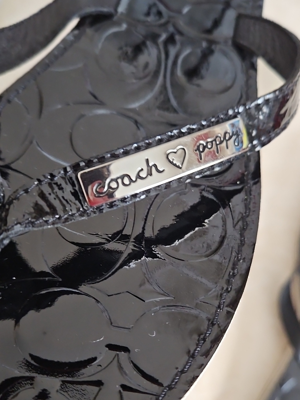 Coach Poppy Wilma Black Patent Leather Thong Flip Flops, Size 8.5B. - Picture 12 of 12